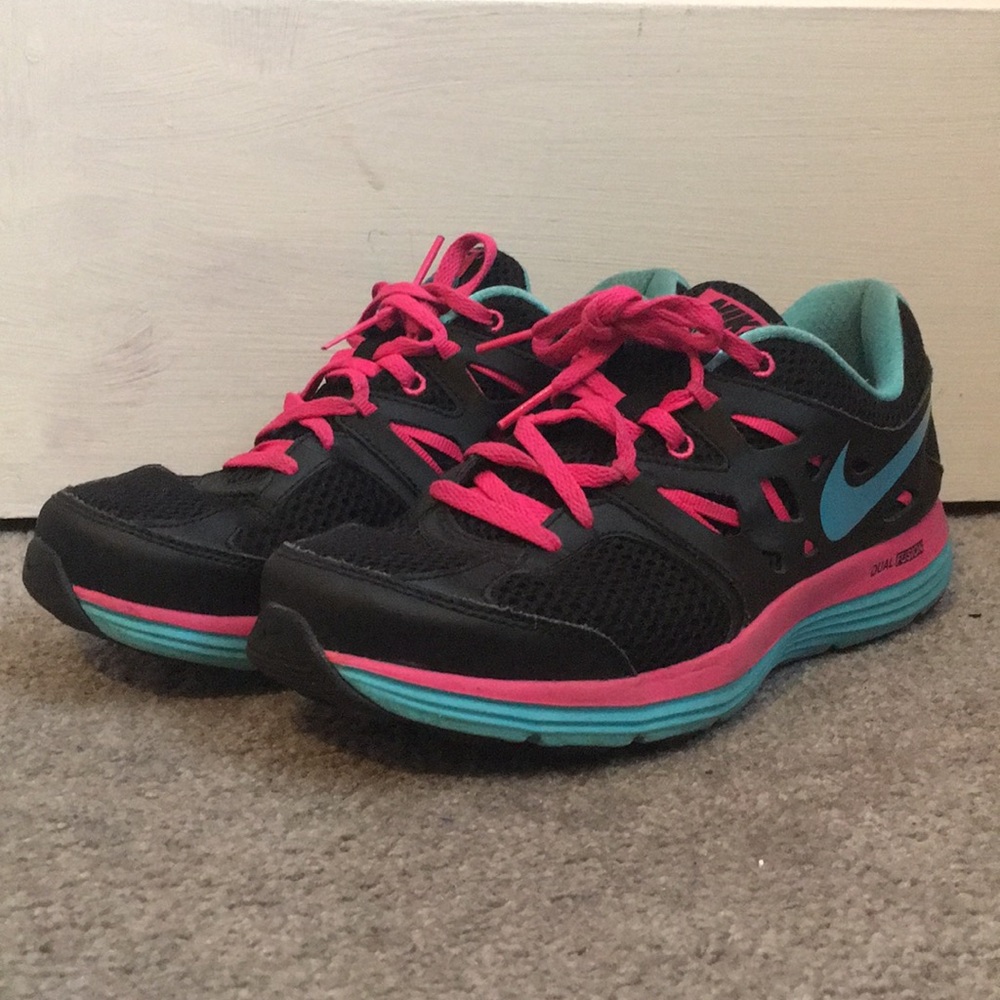 Nike Duel Fusion Lite Sneakers